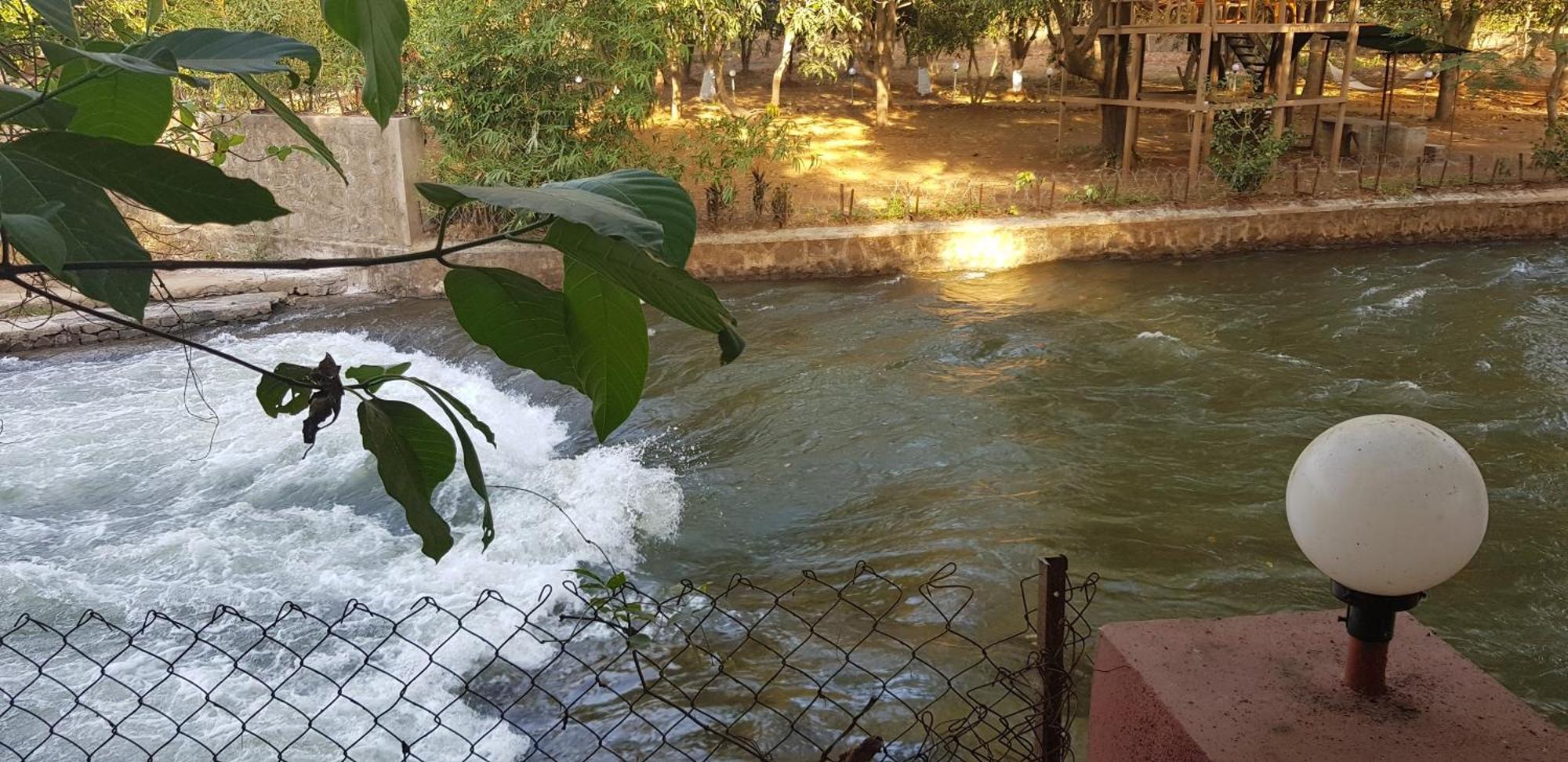The Rippling Edge - River Front Property Karjat Exteriér fotografie