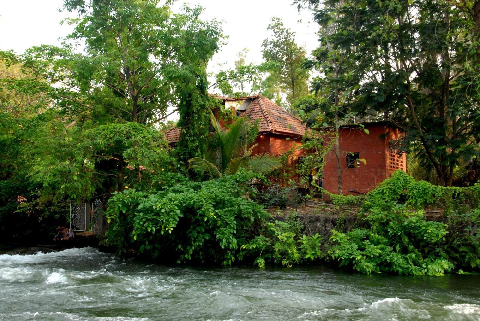The Rippling Edge - River Front Property Karjat Exteriér fotografie